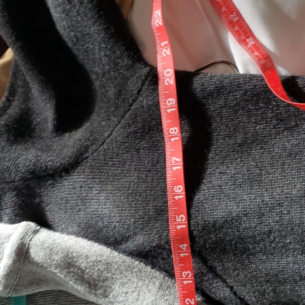 Beautiful Soft Cardigan Hoodie with Cashmere! - Picture 4 of 8